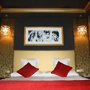 ** Hotel Años 50 España