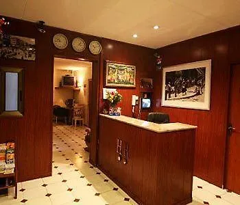 Hostal Rembrandt Барселона Гостевой дом